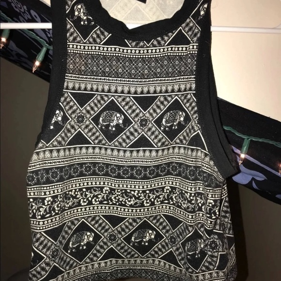 Elephant crop Top - Picture 2 of 4